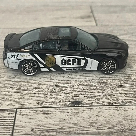 Hot Wheels 2019 Batman Vs Superman '11 Dodge Charger R/T T97B Malaysia - Picture 1 of 7